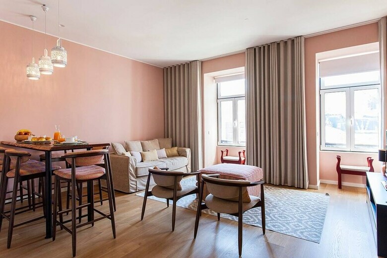Downtown Square Deluxe Apartment Rentexperience