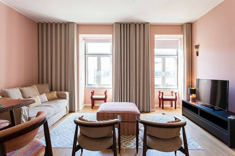 Downtown Square Deluxe Apartment Rentexperience
