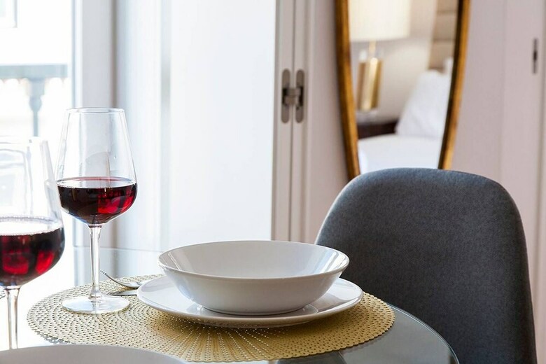 Downtown Deluxe Apartment Rentexperience