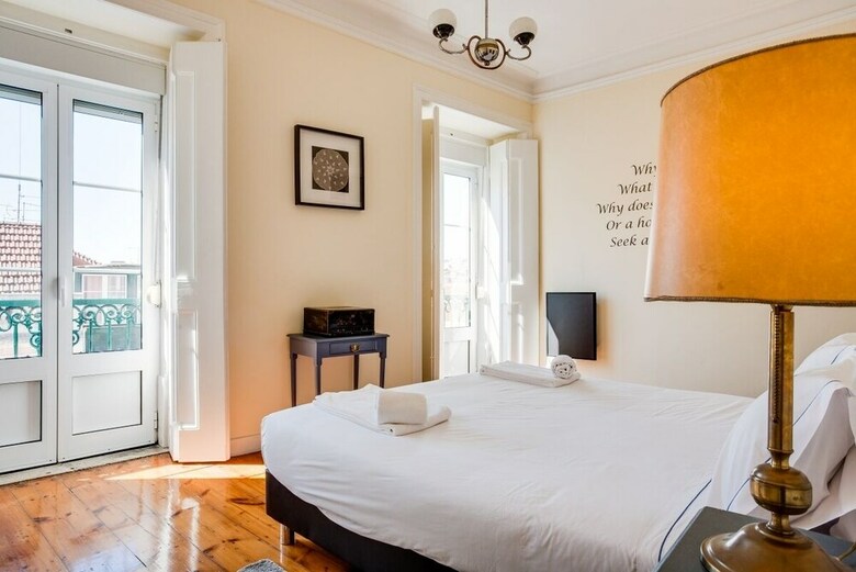 Fernando Pessoa Apartment Rentexperience
