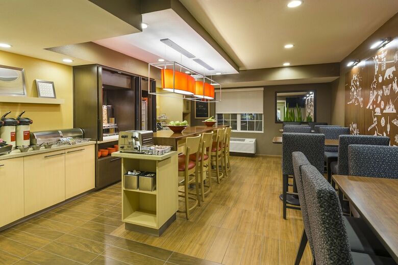 Hotel Towneplace Suites By Marriott Mobile