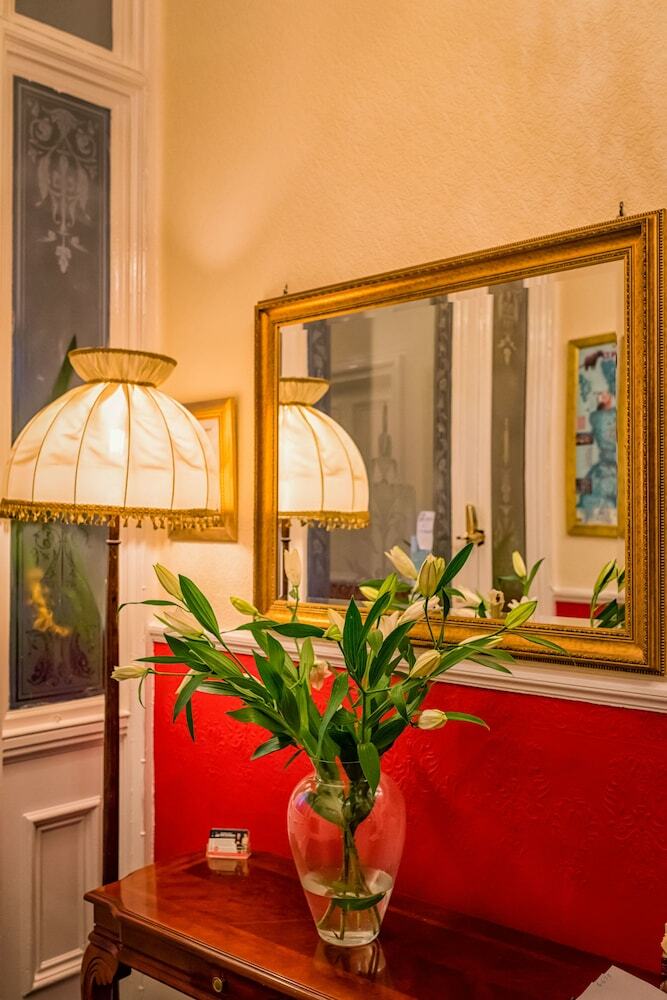 Hotel Strathallan Guest House