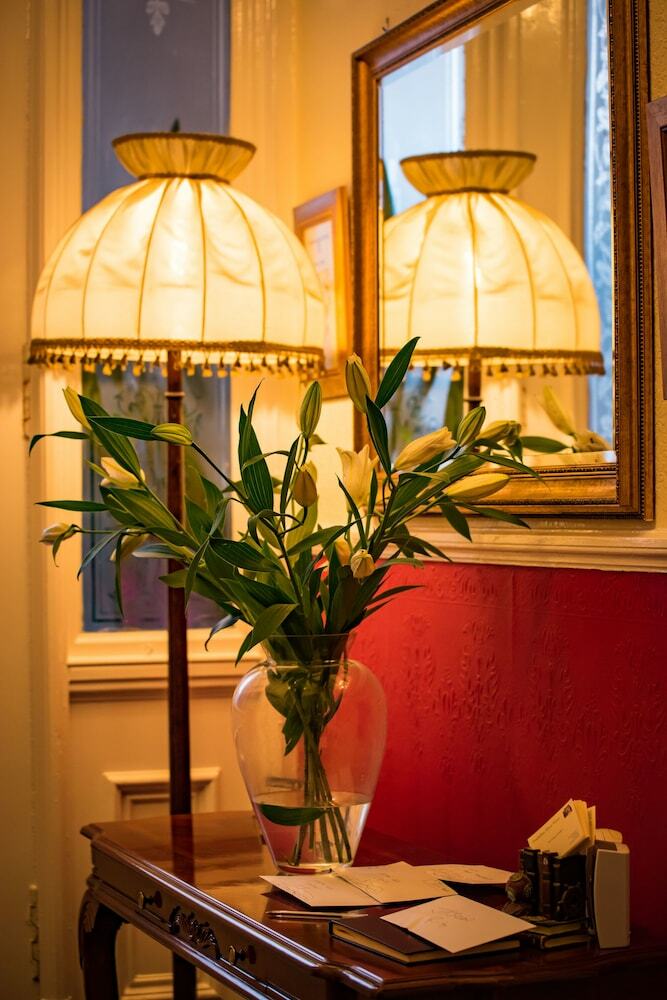 Hotel Strathallan Guest House