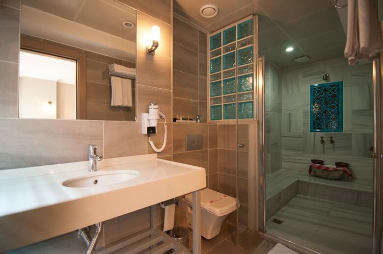 Seraglio Hotel & Suites