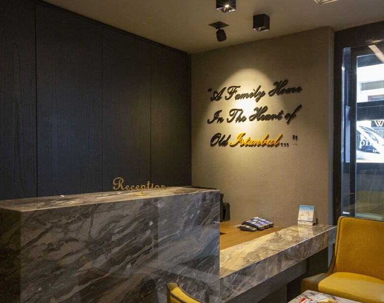 Seraglio Hotel & Suites