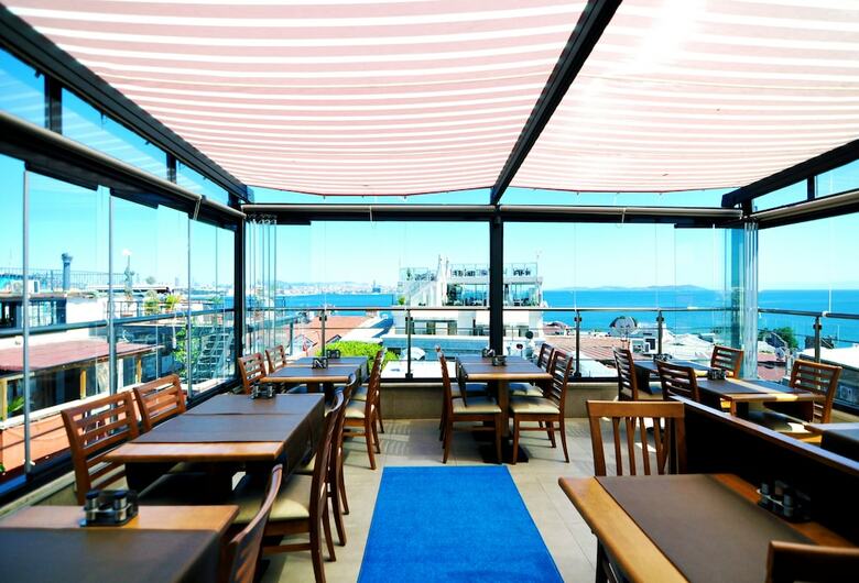 Seraglio Hotel & Suites