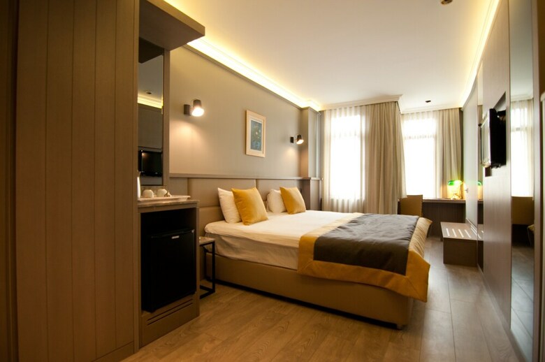 Seraglio Hotel & Suites