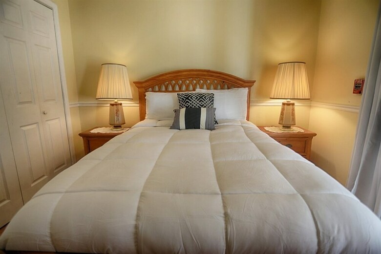 Spacious & Conveniently Located Miami Airport Home