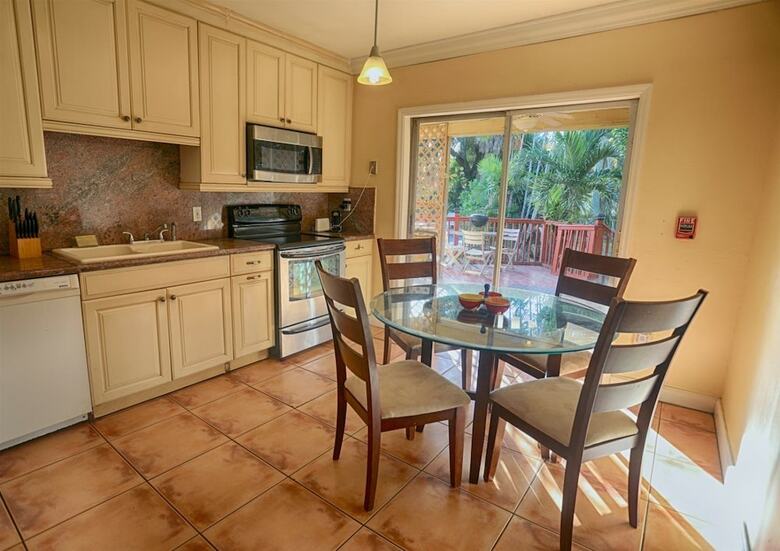 Spacious & Conveniently Located Miami Airport Home
