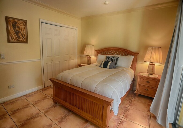 Spacious & Conveniently Located Miami Airport Home