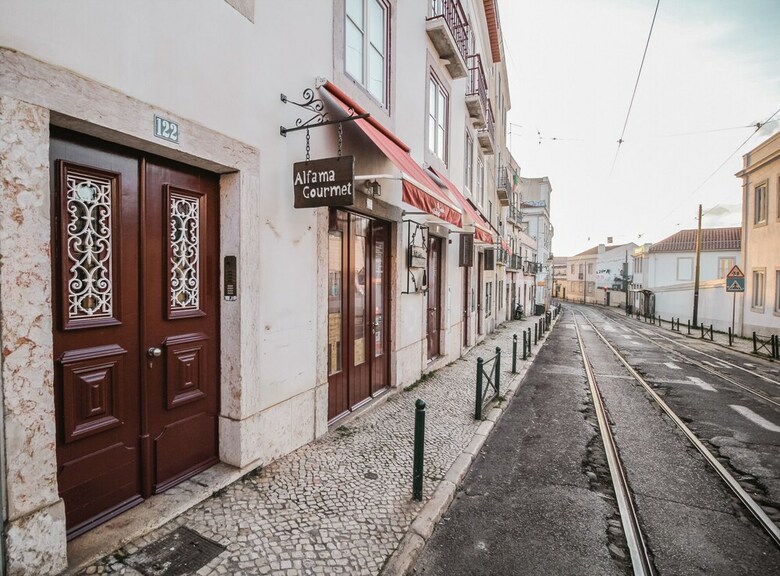 Elegant Alfama Apartment Rentexperience