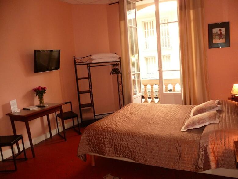 Hotel Victor Hugo