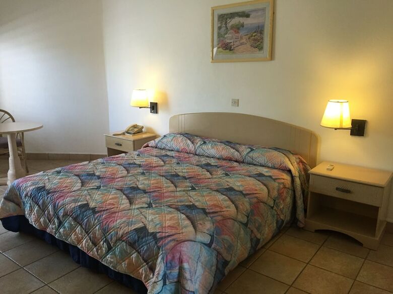 Hotel Allamanda Beach Resort