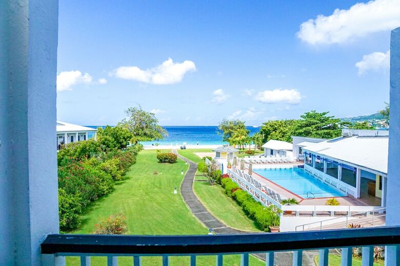 Hotel Allamanda Beach Resort