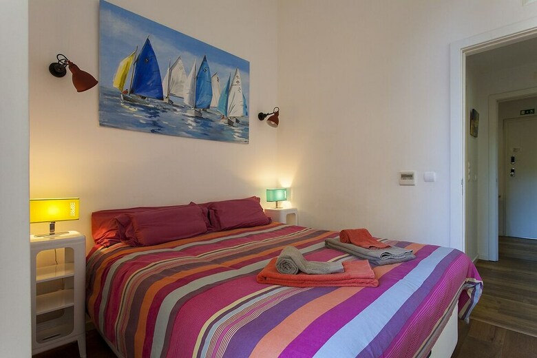 Opera Design Apartment Rentexperience