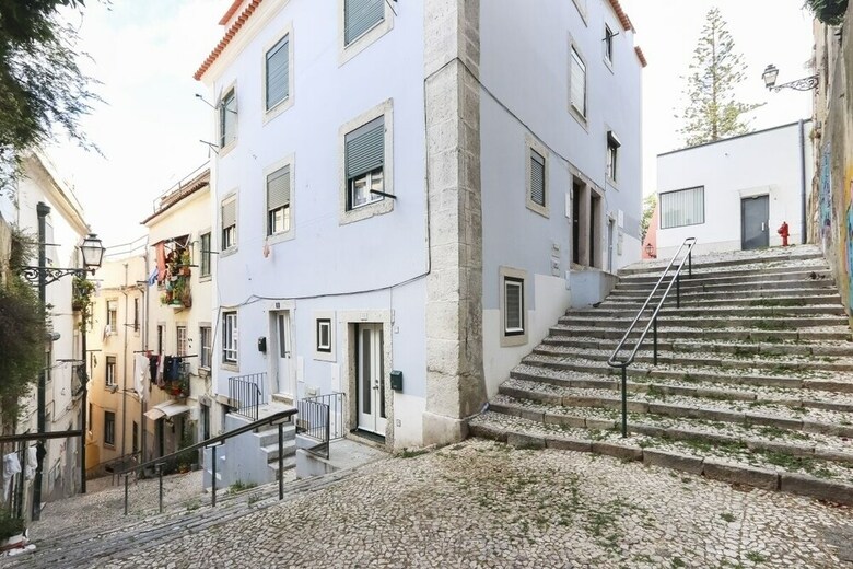 Charming Castelo Studio Apartment Rentexperience
