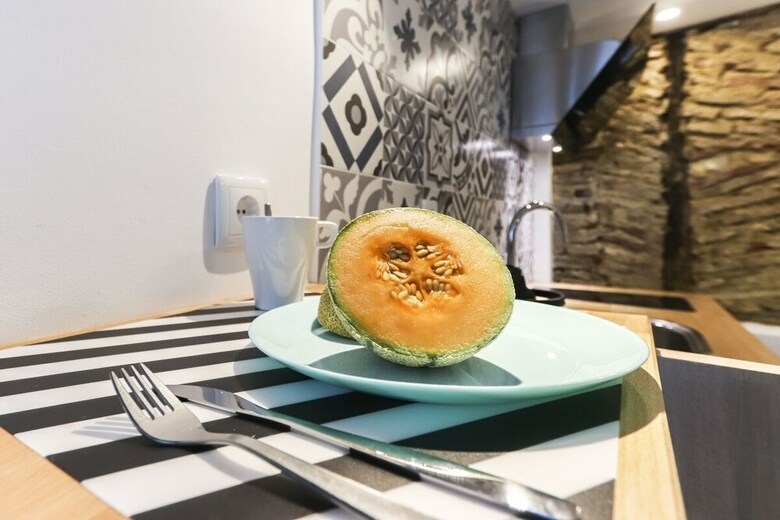 Charming Castelo Studio Apartment Rentexperience