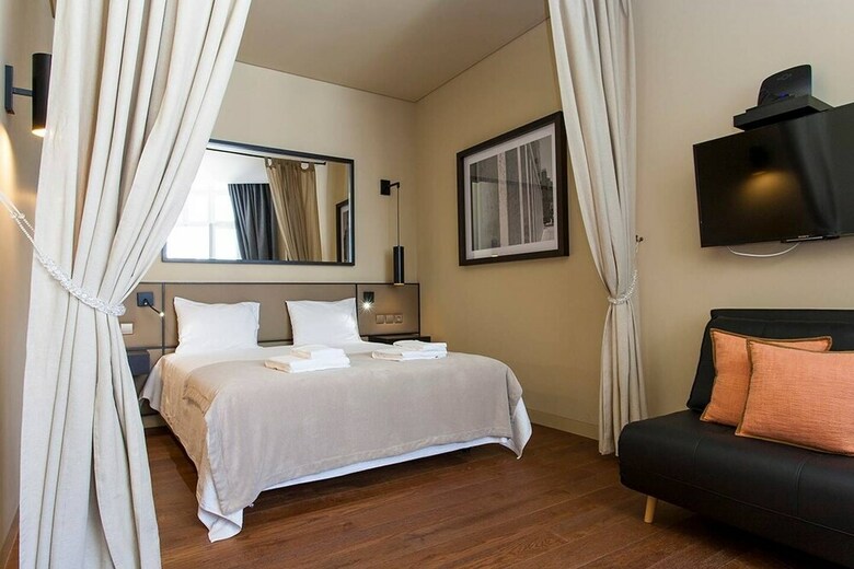 Downtown Market Studio Apartment Rentexperience