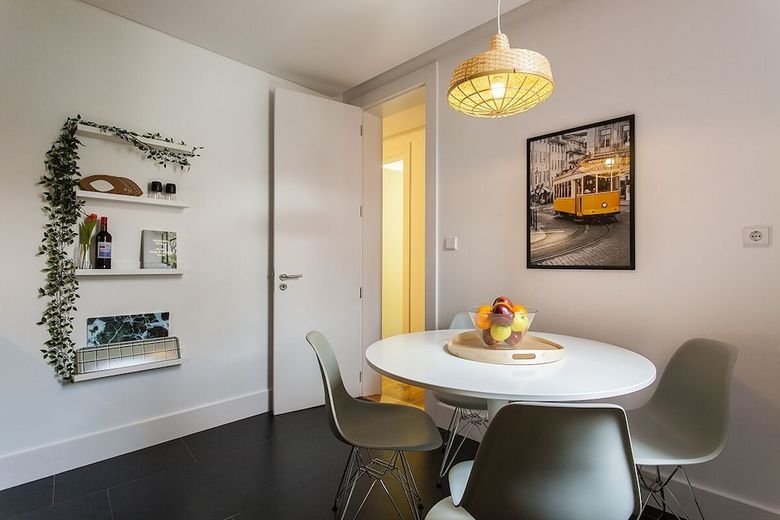 Modern Principe Real Apartment Rentexperience