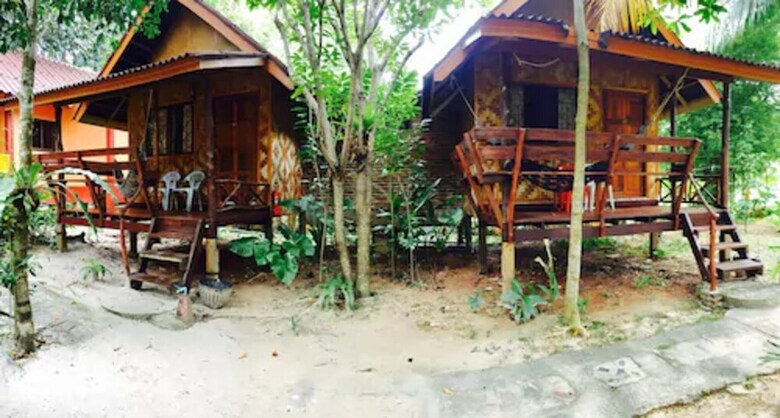 Hotel Lanta Pearl Beach Resort