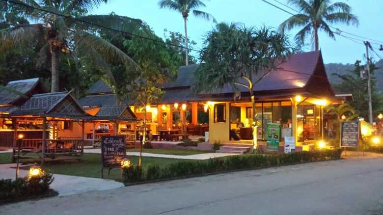 Hotel Lanta Pearl Beach Resort