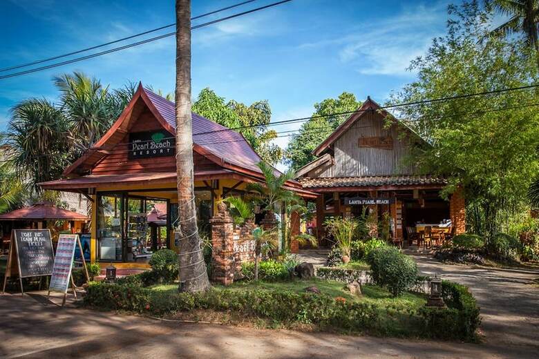 Hotel Lanta Pearl Beach Resort