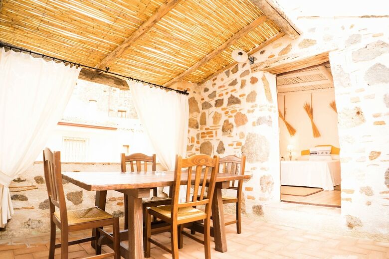 Hotel Albergo Diffuso Mannois
