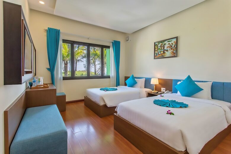 Hotel Tropical Beach Hoi An Resort