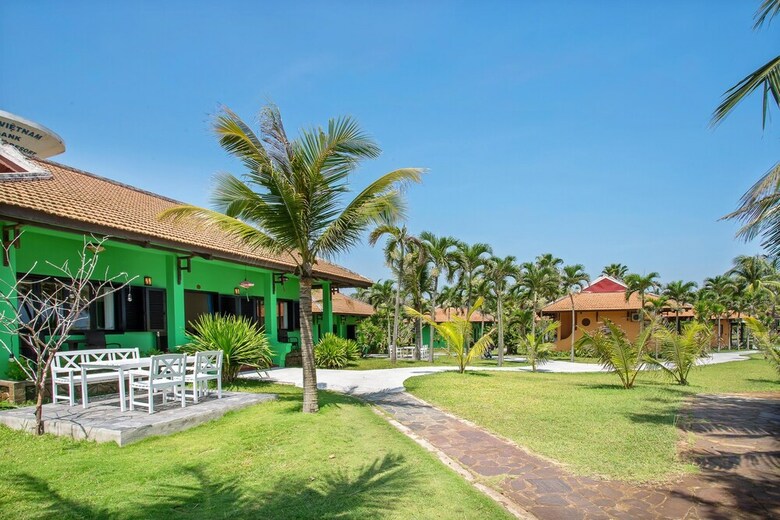 Hotel Tropical Beach Hoi An Resort