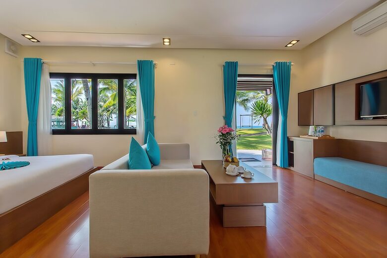 Hotel Tropical Beach Hoi An Resort
