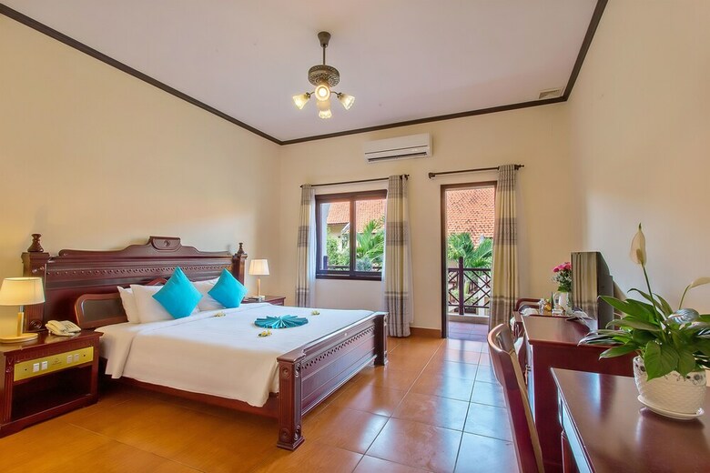 Hotel Tropical Beach Hoi An Resort