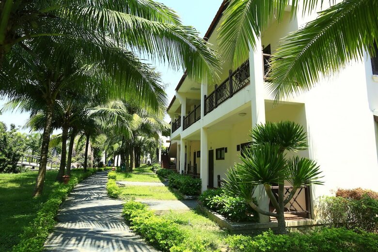 Hotel Tropical Beach Hoi An Resort