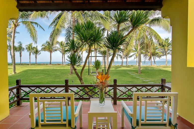 Hotel Tropical Beach Hoi An Resort