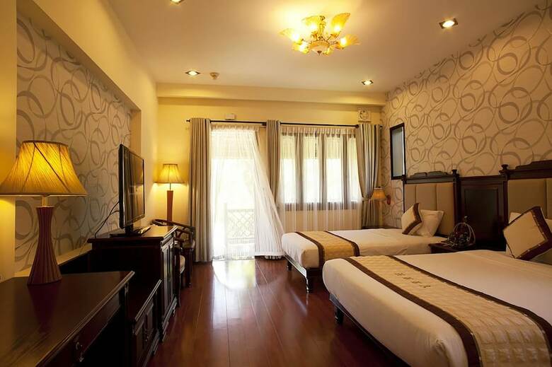 Hotel Tropical Beach Hoi An Resort