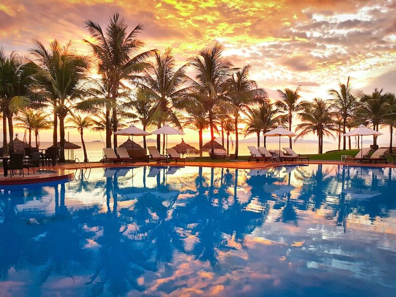 Hotel Tropical Beach Hoi An Resort