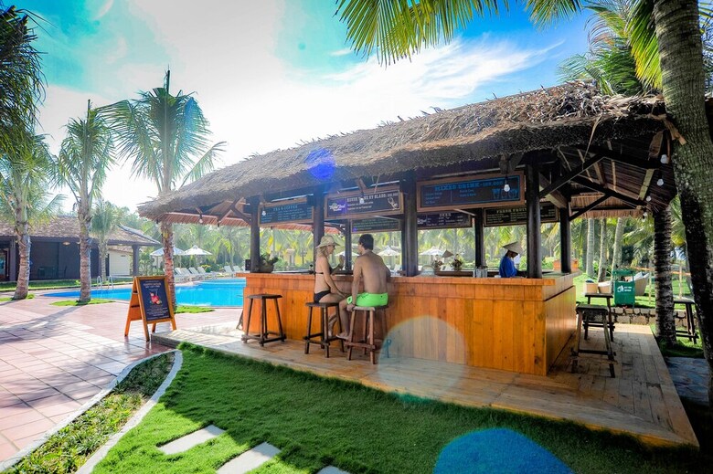 Hotel Tropical Beach Hoi An Resort