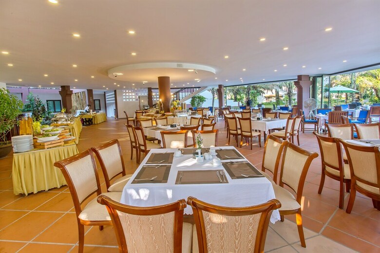 Hotel Tropical Beach Hoi An Resort
