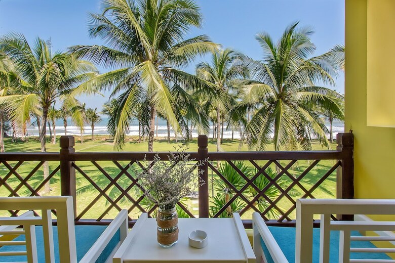 Hotel Tropical Beach Hoi An Resort