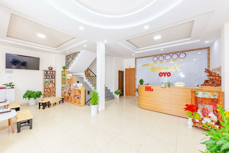 Hotel Oyo 493 Huong Moc 1