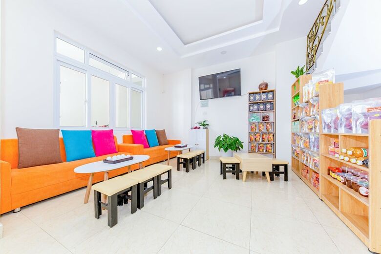 Hotel Oyo 493 Huong Moc 1