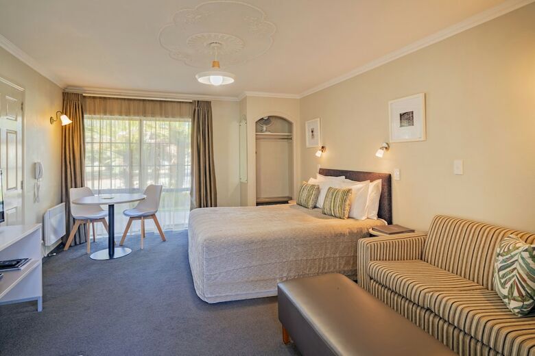 Motel Silver Fern Accommodation & Spa