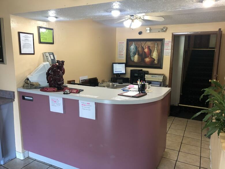 Hotel Chapmanville Inn