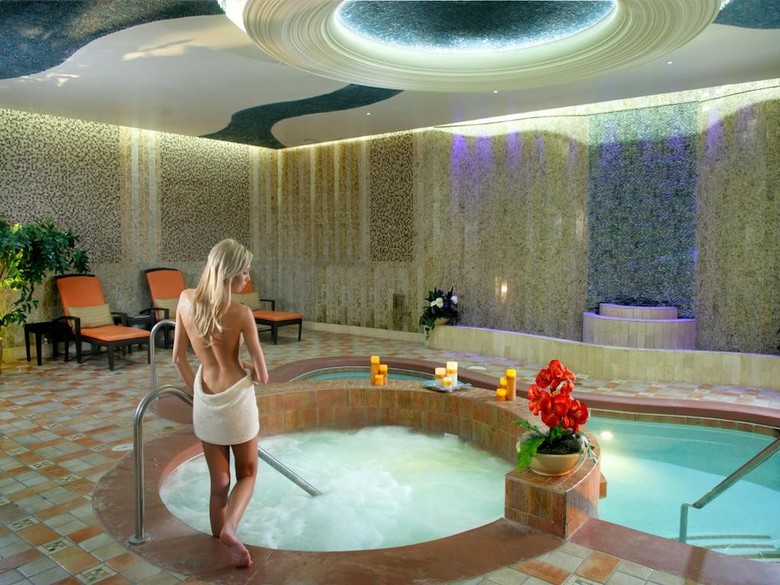 South Point Hotel, Casino, Spa