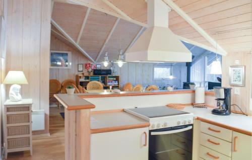 Holiday Home Dronningm�lle 50