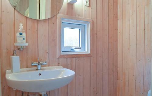 Holiday Home Dronningm�lle 50