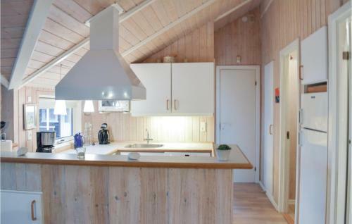 Holiday Home Dronningm�lle 50