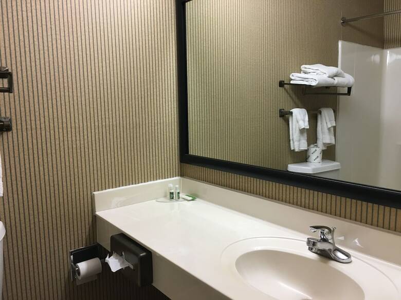 Hotel Norwood Inn & Suites