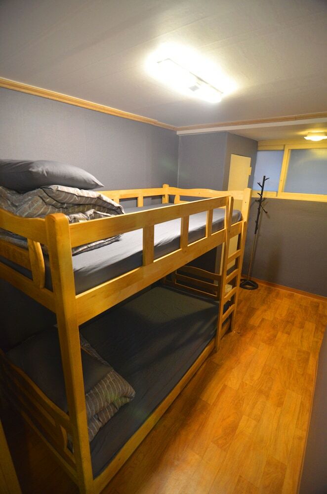 Hostal Kimchee Hongdae Guesthouse - Hostel