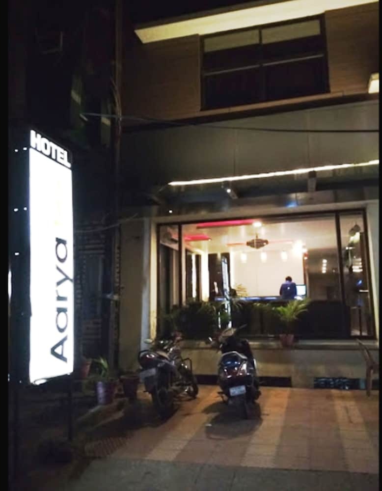 Hotel Aarya Inn