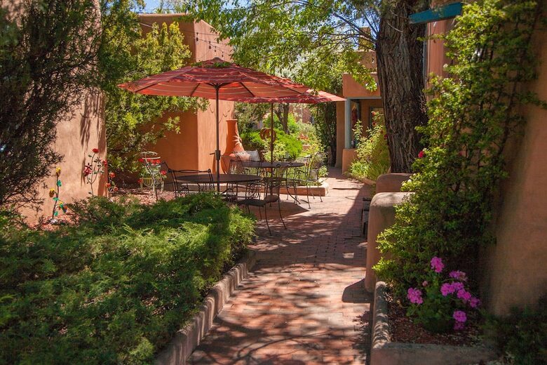 Pueblo Bonito Bed And Breakfast Inn
